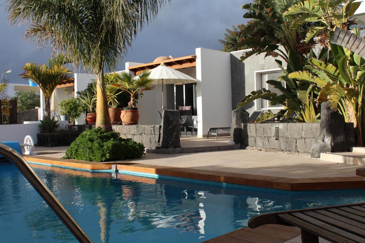 Villa Niki Mit Beheiztem Gemeinschaftspool Fuer 2 Appartments Las Brenas Bagian luar foto
