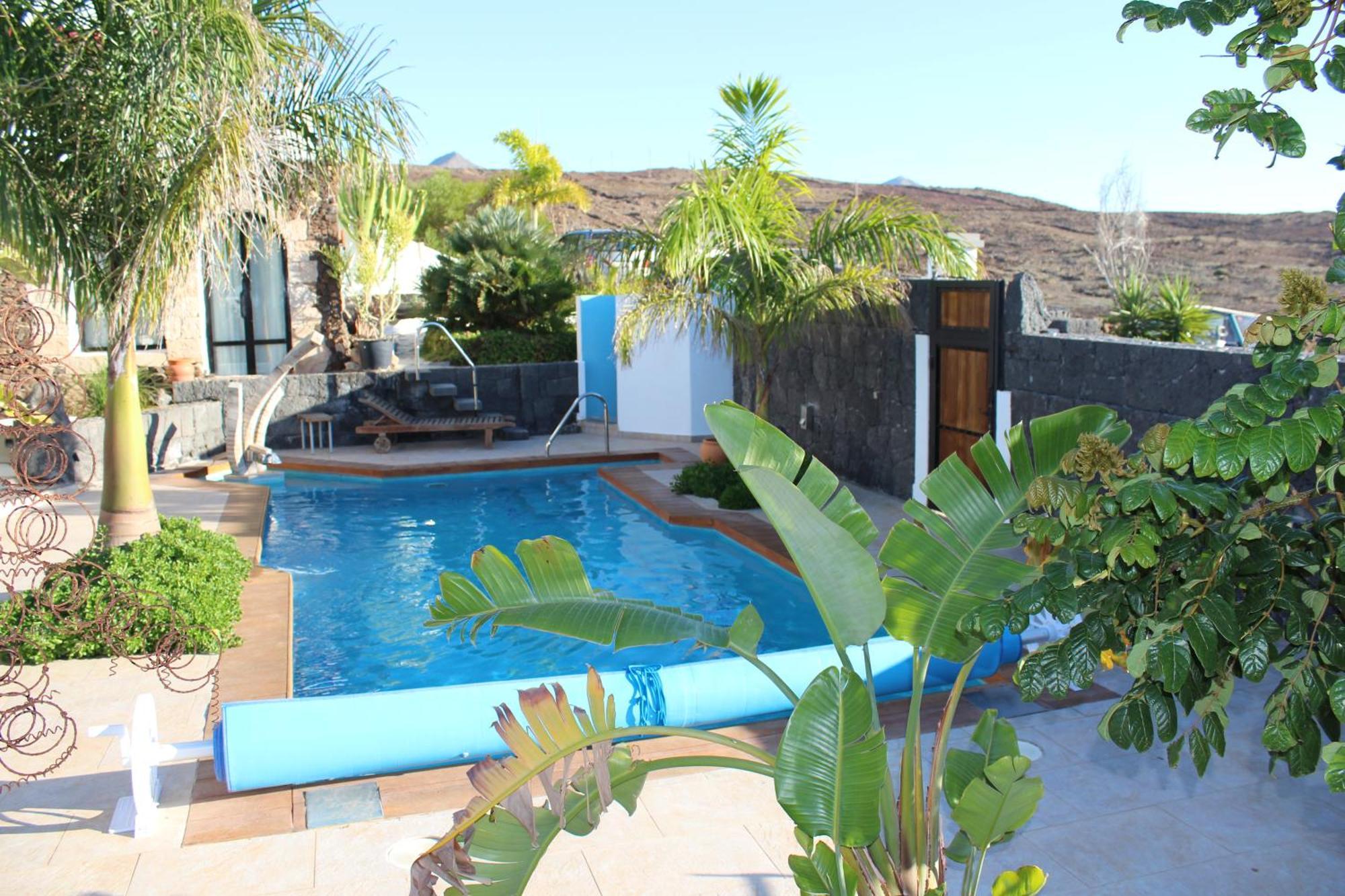 Villa Niki Mit Beheiztem Gemeinschaftspool Fuer 2 Appartments Las Brenas Bagian luar foto